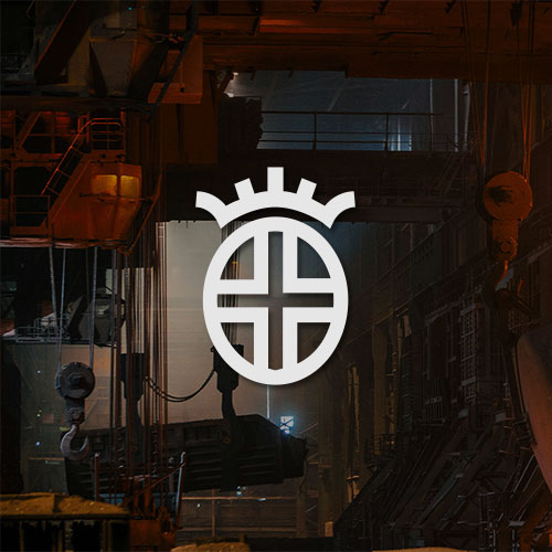 Dunkle Werkhalle mit Maschinen. Mittig im Bild wird das Dillinger Logo dargestellt.